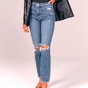 NWT Abercrombie & Fitch The Mom high rise curve love jeans size 33/ 16s